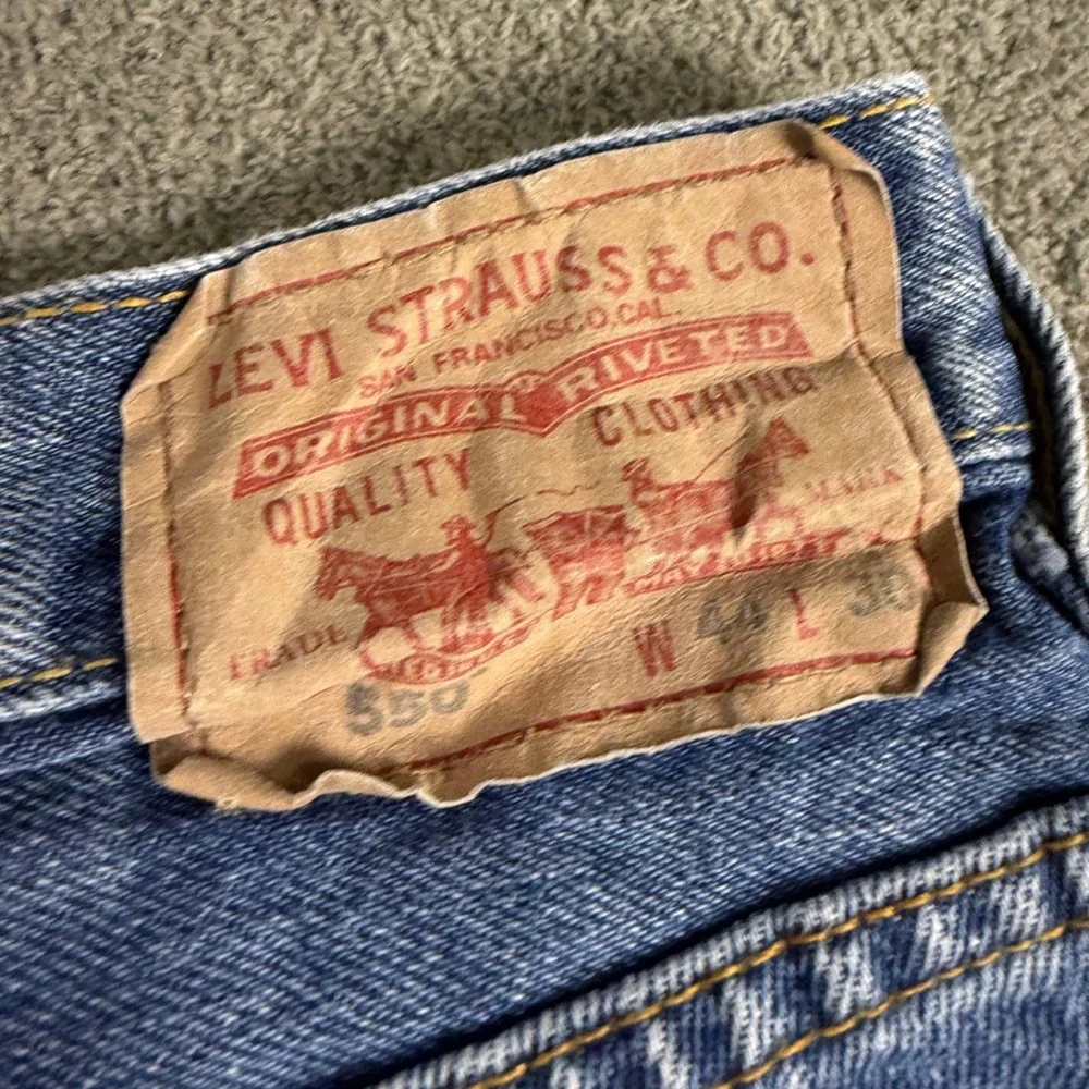 Levis 550 Relaxed Fit Jeans Mens 44x30 Medium Wash Blue Tapered Leg Denim 00550